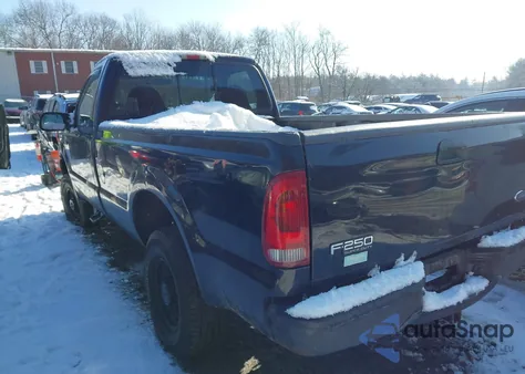 2001 Ford F-250 z USA, uszkodzony, nr VIN 1FTNF21L71ED35110